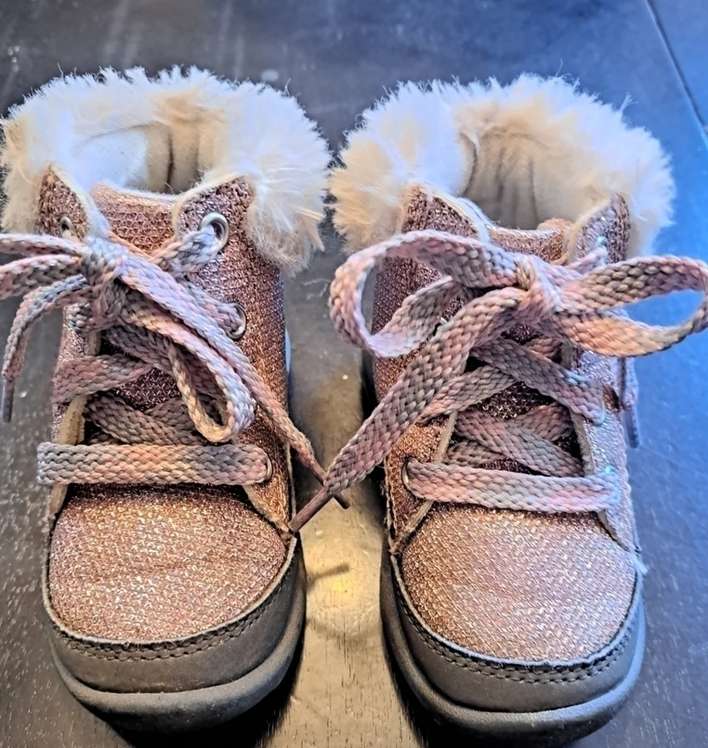 COPY - OshKosh B'gosh Glittery Toddlers Boot   Size 5